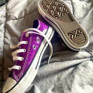 brand new never worn girls converse size 2